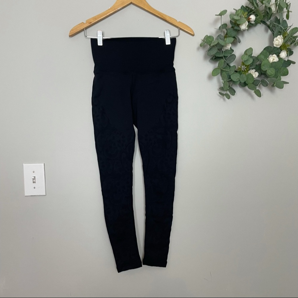 Avocado Bella Lace Black Leggings